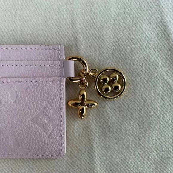 Louis Vuitton Charms Card Holder Snowy Pearl - Picture 4 of 8